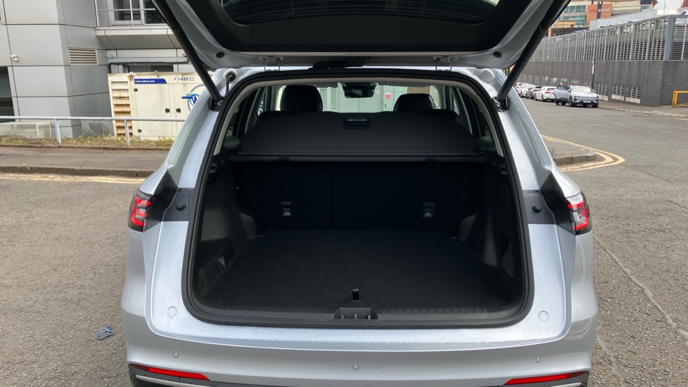 Geely Starray 1.5 EM-i Max 5dr Auto Estate - Image 4