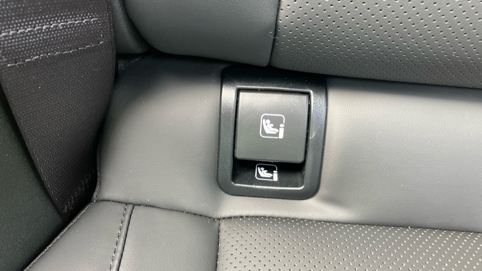 Geely Starray 1.5 EM-i Max 5dr Auto Estate - Image 34