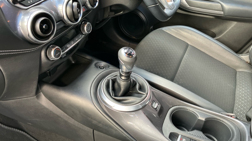 Nissan Juke 1.0 DiG-T 114 N-Connecta 5dr Petrol Hatchback - Image 13