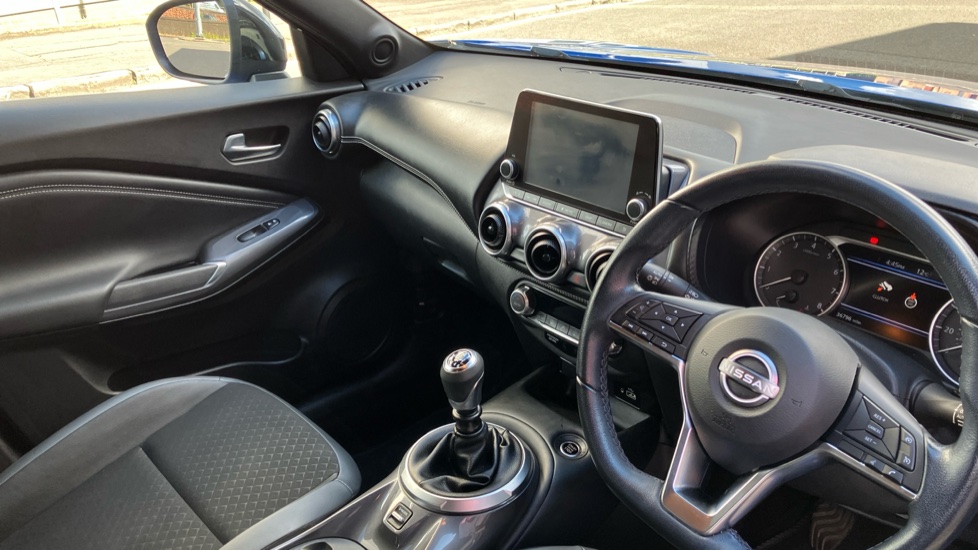 Nissan Juke 1.0 DiG-T 114 N-Connecta 5dr Petrol Hatchback - Image 14