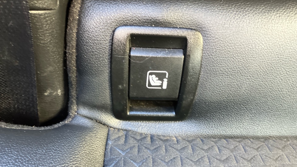 Nissan Juke 1.0 DiG-T 114 N-Connecta 5dr Petrol Hatchback - Image 32