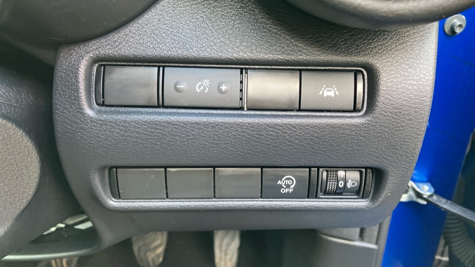 Nissan Juke 1.0 DiG-T 114 N-Connecta 5dr Petrol Hatchback - Image 40