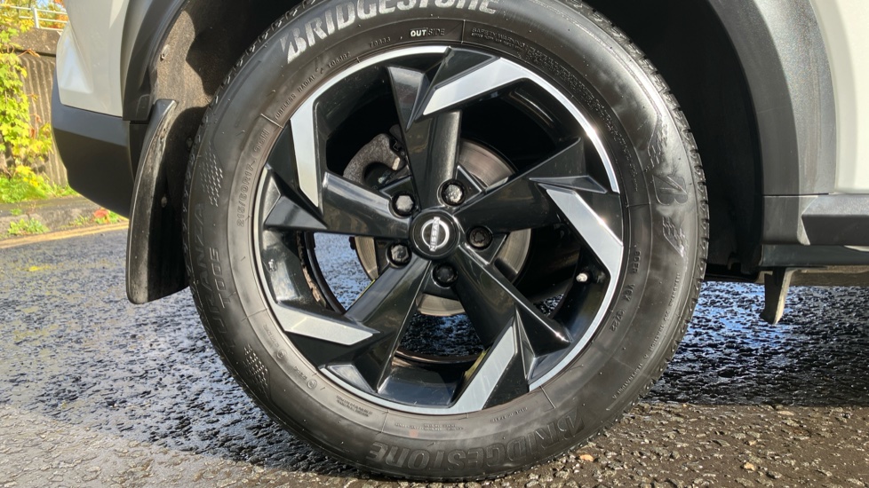 Nissan Juke 1.0 DiG-T 114 N-Connecta 5dr Petrol Hatchback - Image 7