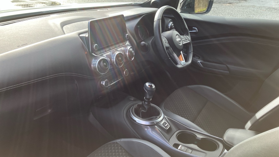 Nissan Juke 1.0 DiG-T 114 N-Connecta 5dr Petrol Hatchback - Image 9