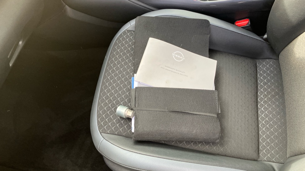 Nissan Juke 1.0 DiG-T 114 N-Connecta 5dr Petrol Hatchback - Image 19