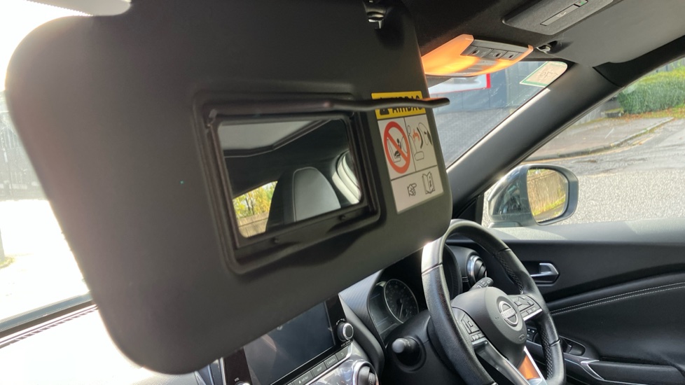 Nissan Juke 1.0 DiG-T 114 N-Connecta 5dr Petrol Hatchback - Image 32