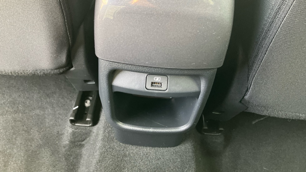 Nissan Juke 1.0 DiG-T 114 N-Connecta 5dr Petrol Hatchback - Image 35