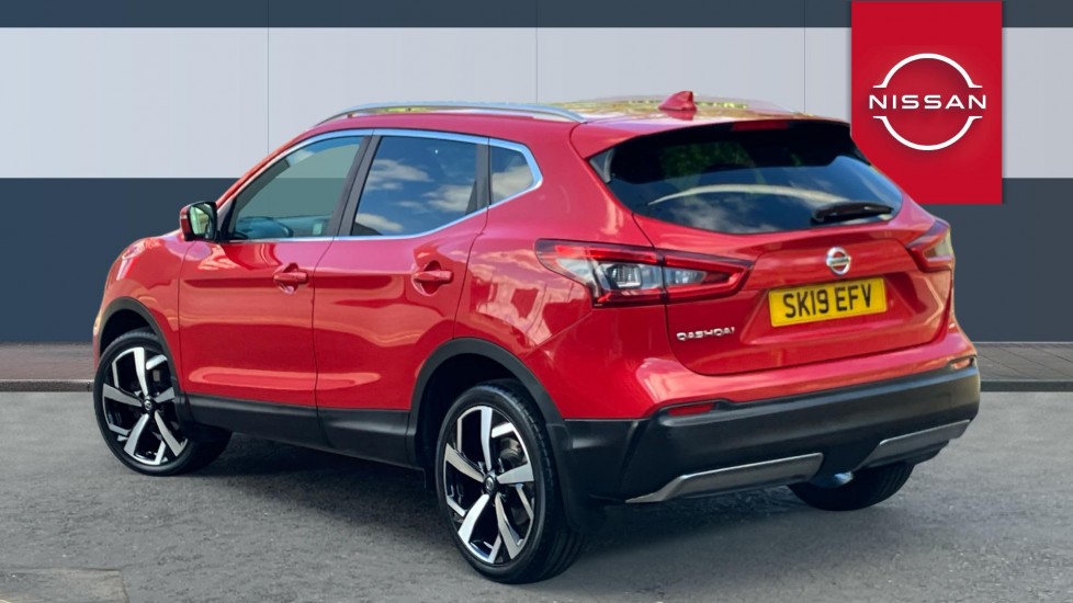Nissan Qashqai 1.3 DiG-T N-Connecta 5dr Petrol Hatchback - Image 2