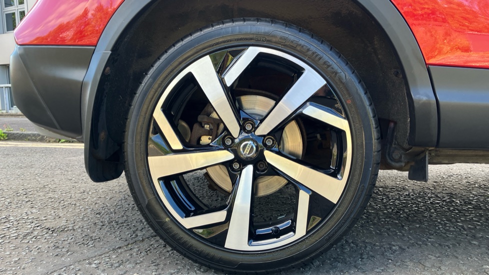 Nissan Qashqai 1.3 DiG-T N-Connecta 5dr Petrol Hatchback - Image 7