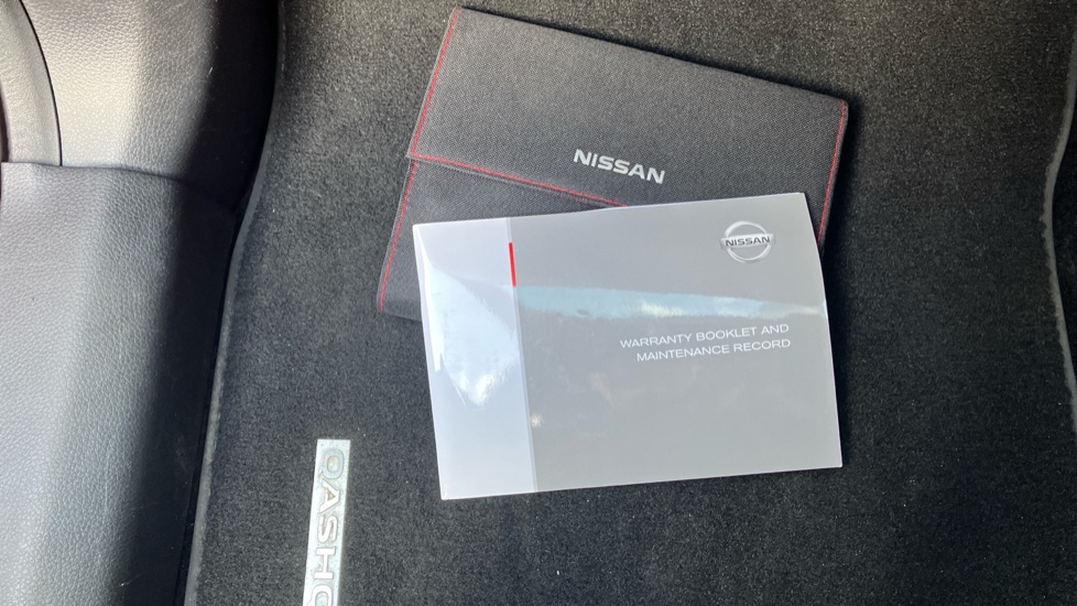 Nissan Qashqai 1.3 DiG-T N-Connecta 5dr Petrol Hatchback - Image 19
