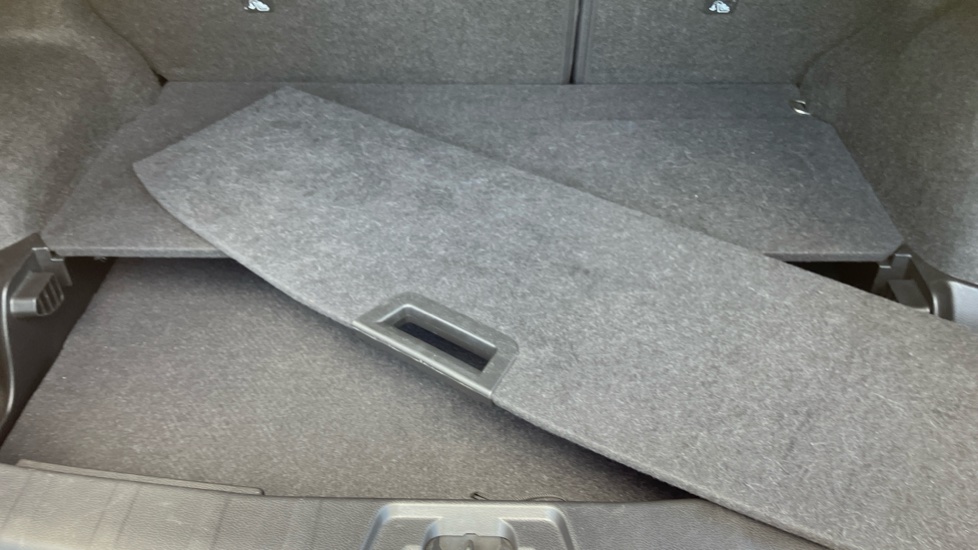 Nissan Qashqai 1.3 DiG-T N-Connecta 5dr Petrol Hatchback - Image 27