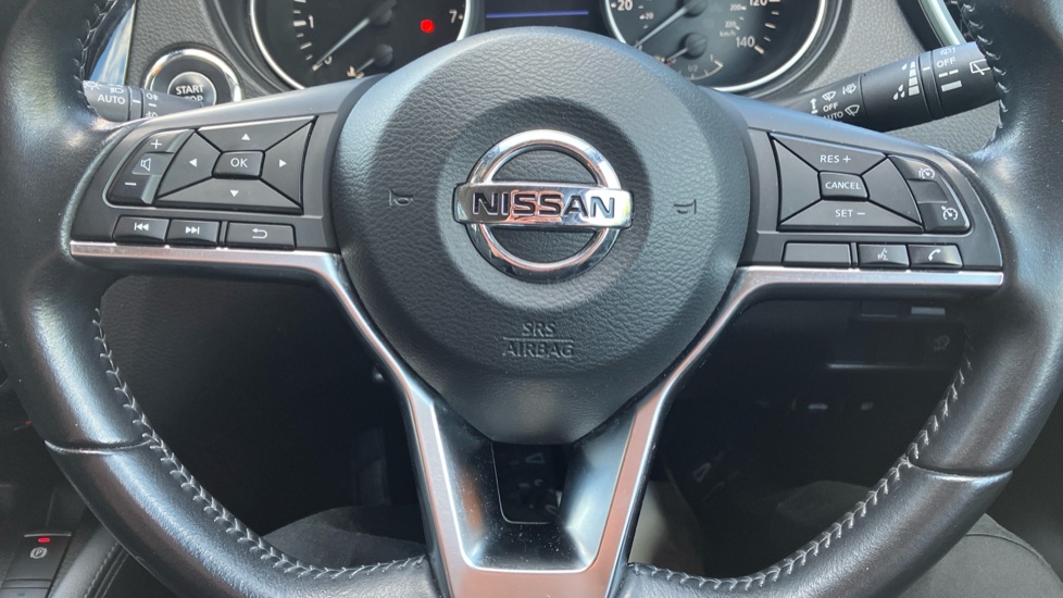Nissan Qashqai 1.3 DiG-T N-Connecta 5dr Petrol Hatchback - Image 41