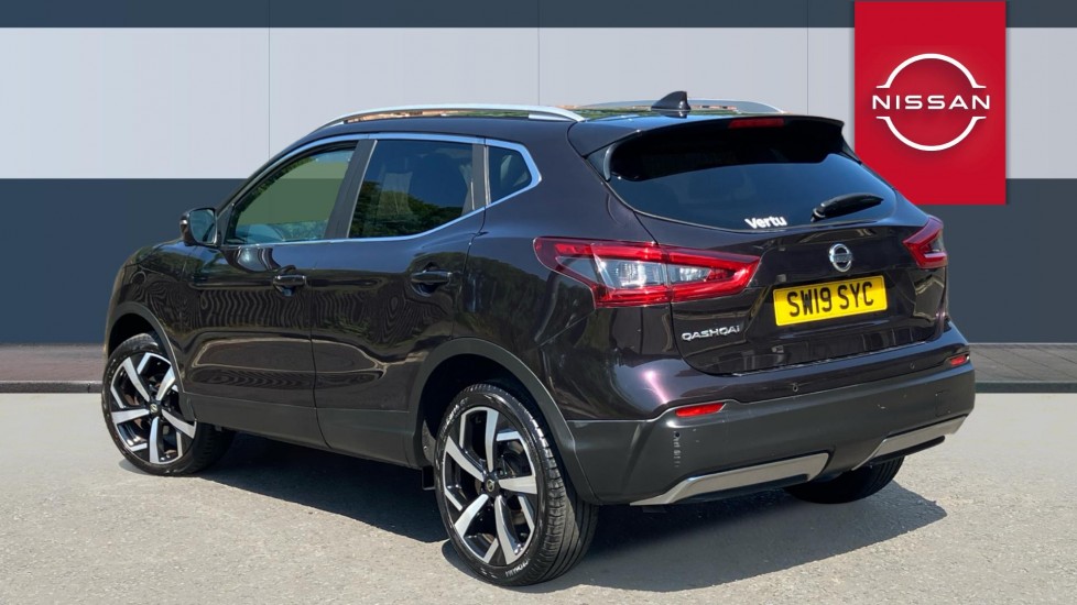 Nissan Qashqai 1.3 DiG-T 160 Tekna 5dr Petrol Hatchback - Image 2
