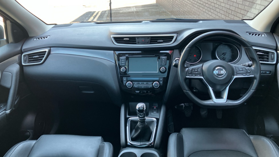 Nissan Qashqai 1.3 DiG-T 160 Tekna 5dr Petrol Hatchback - Image 10
