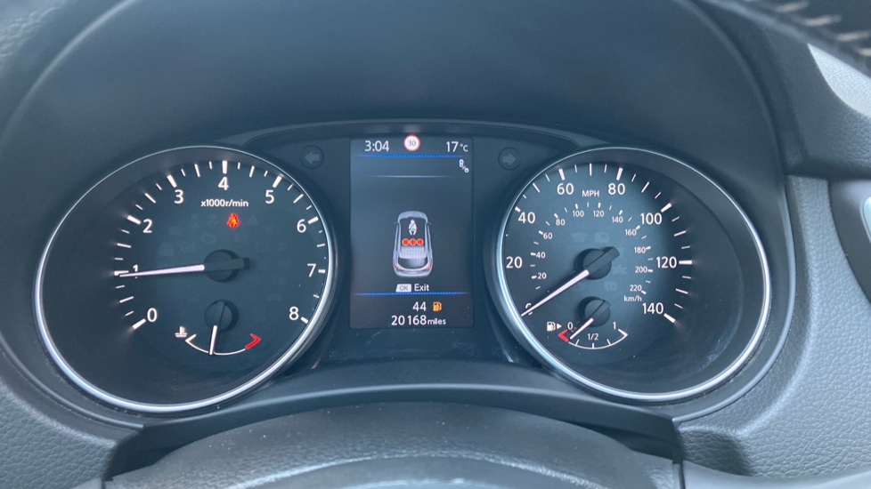 Nissan Qashqai 1.3 DiG-T 160 Tekna 5dr Petrol Hatchback - Image 18