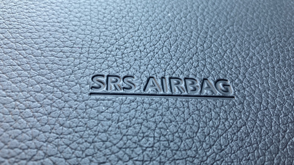 Nissan Qashqai 1.3 DiG-T 160 Tekna 5dr Petrol Hatchback - Image 37