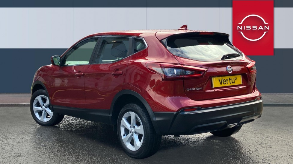 Nissan Qashqai 1.3 DiG-T Acenta Premium 5dr Petrol Hatchback - Image 2