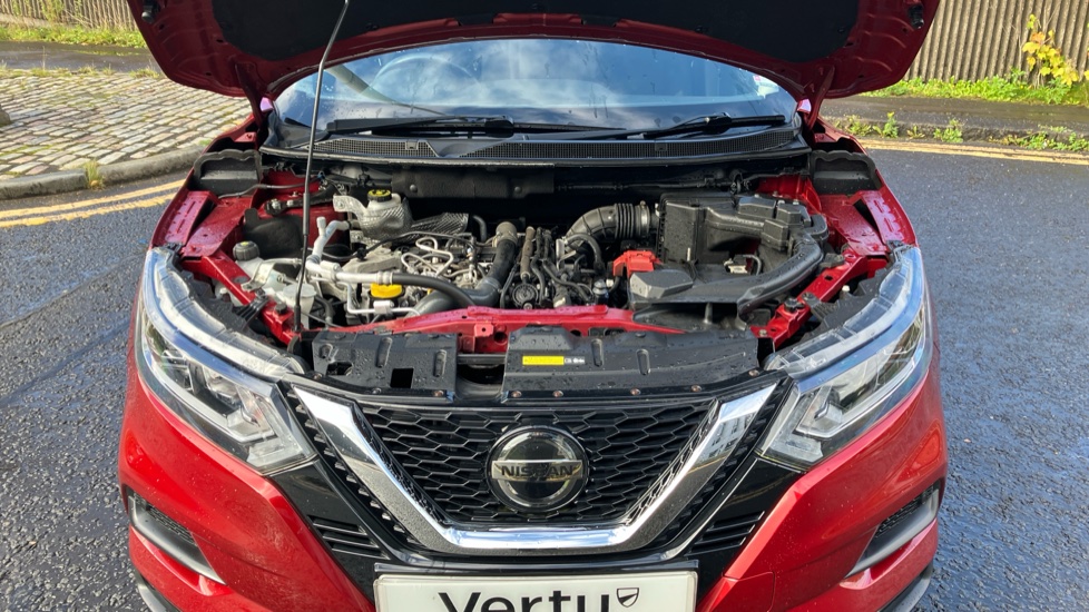 Nissan Qashqai 1.3 DiG-T Acenta Premium 5dr Petrol Hatchback - Image 8