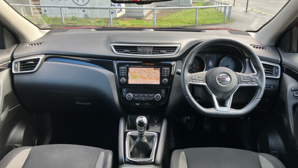 Nissan Qashqai 1.3 DiG-T Acenta Premium 5dr Petrol Hatchback - Image 10