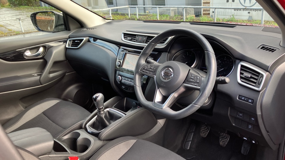 Nissan Qashqai 1.3 DiG-T Acenta Premium 5dr Petrol Hatchback - Image 11