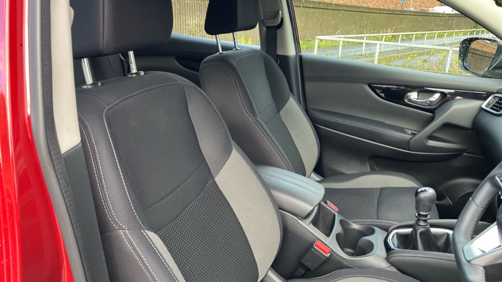 Nissan Qashqai 1.3 DiG-T Acenta Premium 5dr Petrol Hatchback - Image 26