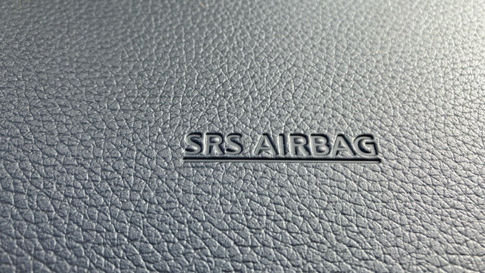 Nissan Qashqai 1.3 DiG-T Acenta Premium 5dr Petrol Hatchback - Image 37