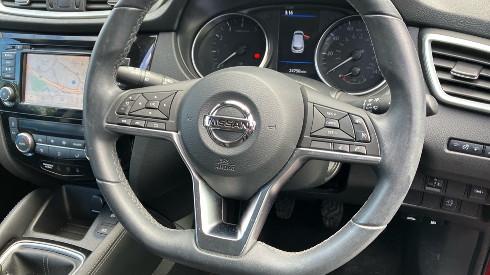 Nissan Qashqai 1.3 DiG-T Acenta Premium 5dr Petrol Hatchback - Image 42