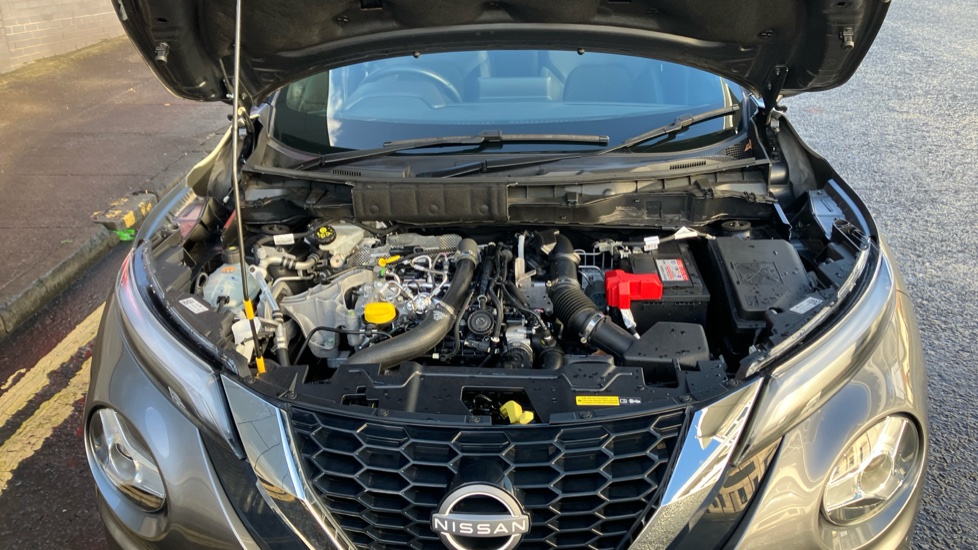 Nissan Juke 1.0 DiG-T 114 N-Connecta 5dr DCT Petrol Hatchback - Image 8
