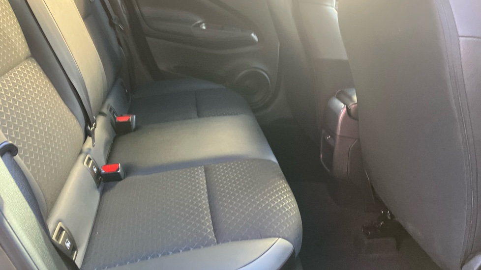 Nissan Juke 1.0 DiG-T 114 N-Connecta 5dr DCT Petrol Hatchback - Image 16