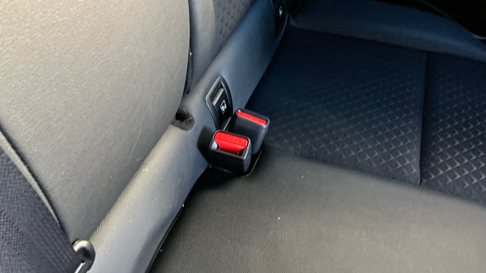 Nissan Juke 1.0 DiG-T 114 N-Connecta 5dr DCT Petrol Hatchback - Image 17