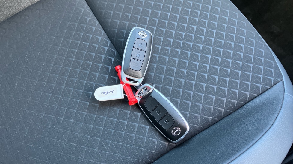 Nissan Juke 1.0 DiG-T 114 N-Connecta 5dr DCT Petrol Hatchback - Image 20