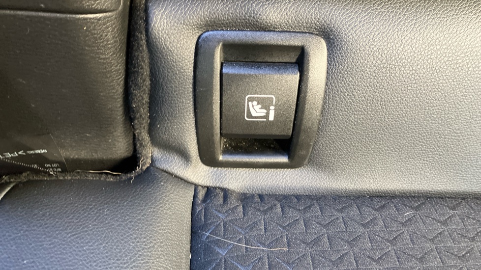 Nissan Juke 1.0 DiG-T 114 N-Connecta 5dr DCT Petrol Hatchback - Image 32
