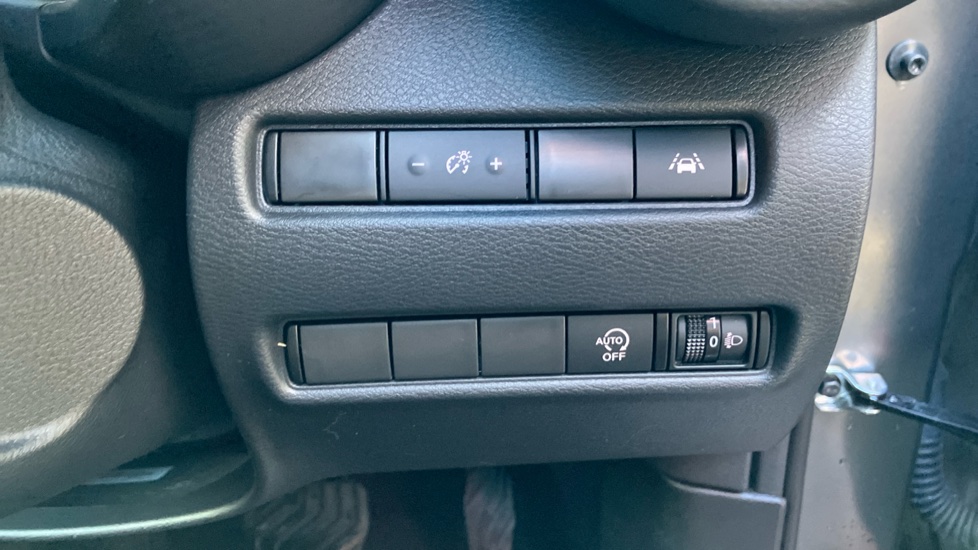 Nissan Juke 1.0 DiG-T 114 N-Connecta 5dr DCT Petrol Hatchback - Image 40