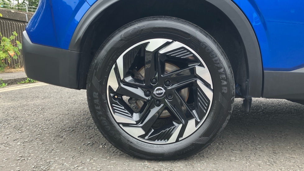 Nissan Qashqai 1.3 DiG-T MH N-Connecta 5dr Petrol Hatchback - Image 7