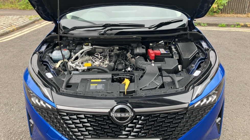 Nissan Qashqai 1.3 DiG-T MH N-Connecta 5dr Petrol Hatchback - Image 8