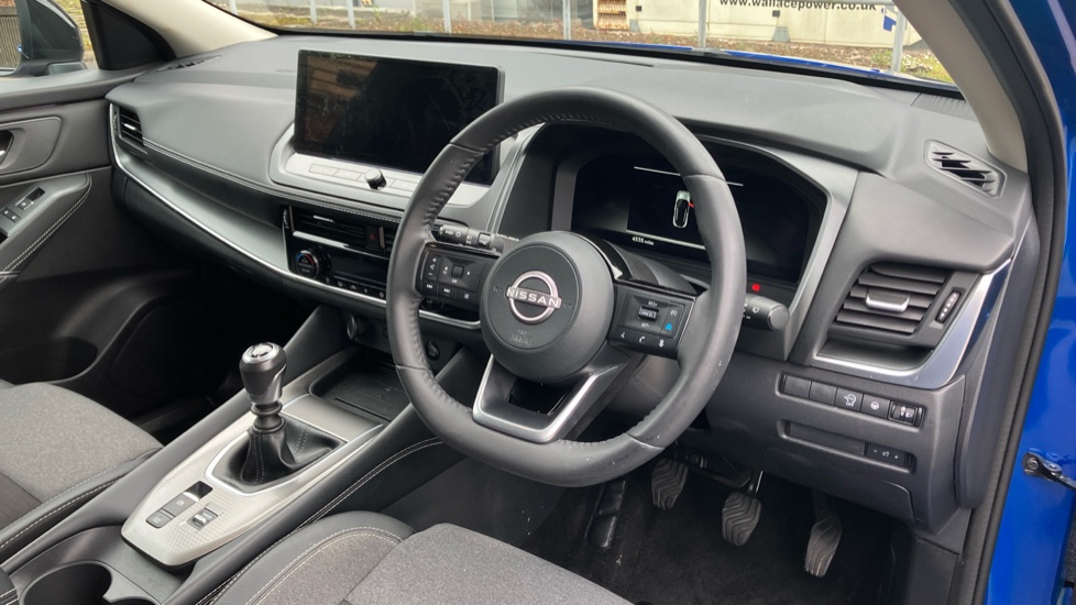 Nissan Qashqai 1.3 DiG-T MH N-Connecta 5dr Petrol Hatchback - Image 11