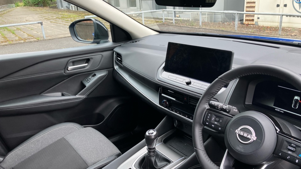 Nissan Qashqai 1.3 DiG-T MH N-Connecta 5dr Petrol Hatchback - Image 14