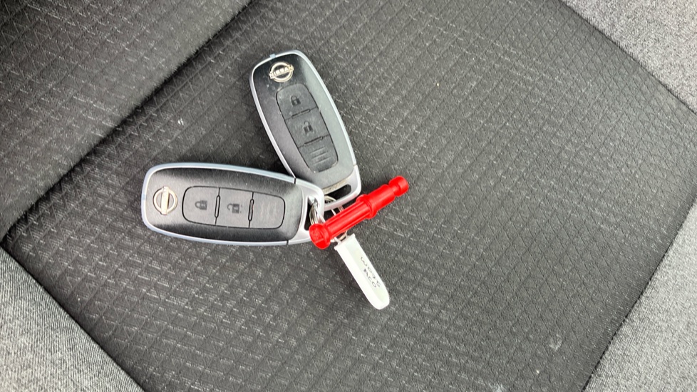 Nissan Qashqai 1.3 DiG-T MH N-Connecta 5dr Petrol Hatchback - Image 20