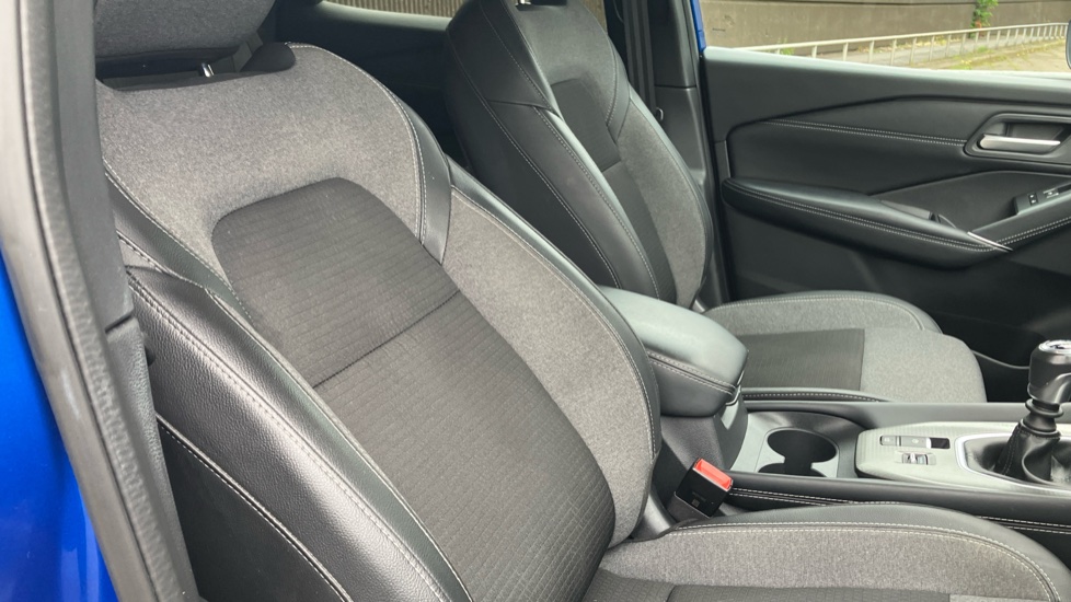 Nissan Qashqai 1.3 DiG-T MH N-Connecta 5dr Petrol Hatchback - Image 26