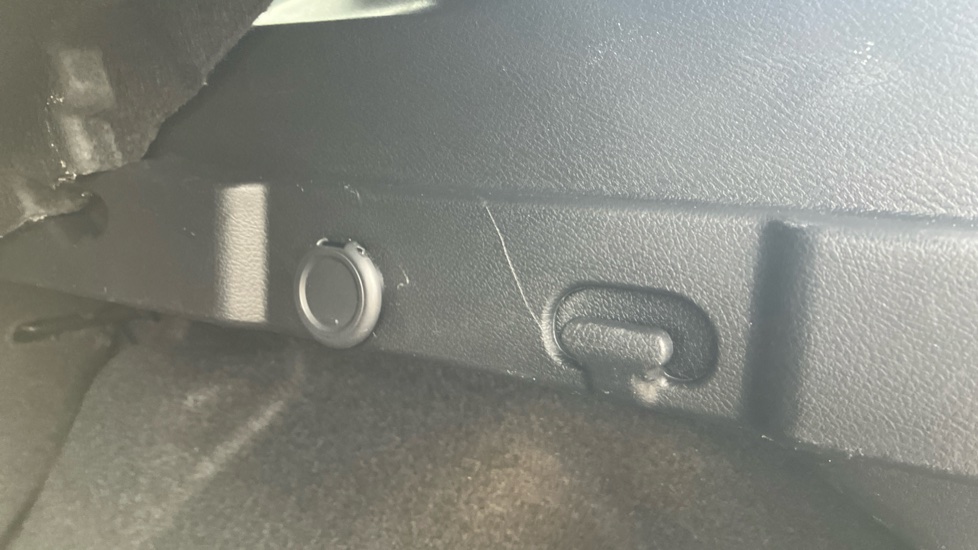 Nissan Qashqai 1.3 DiG-T MH N-Connecta 5dr Petrol Hatchback - Image 34
