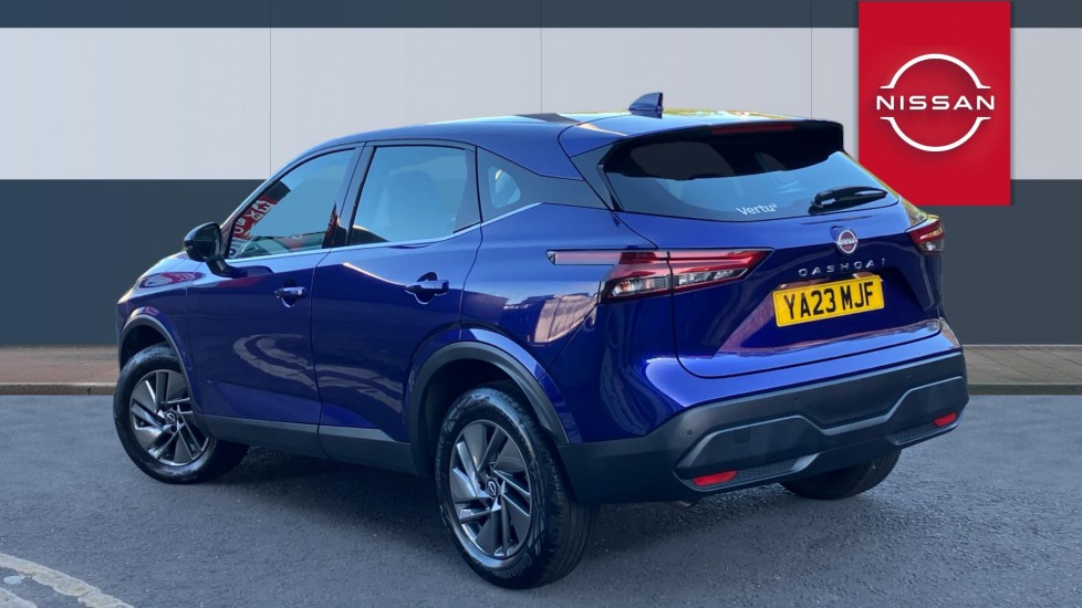 Nissan Qashqai 1.3 DiG-T MH Acenta Premium 5dr Petrol Hatchback - Image 2