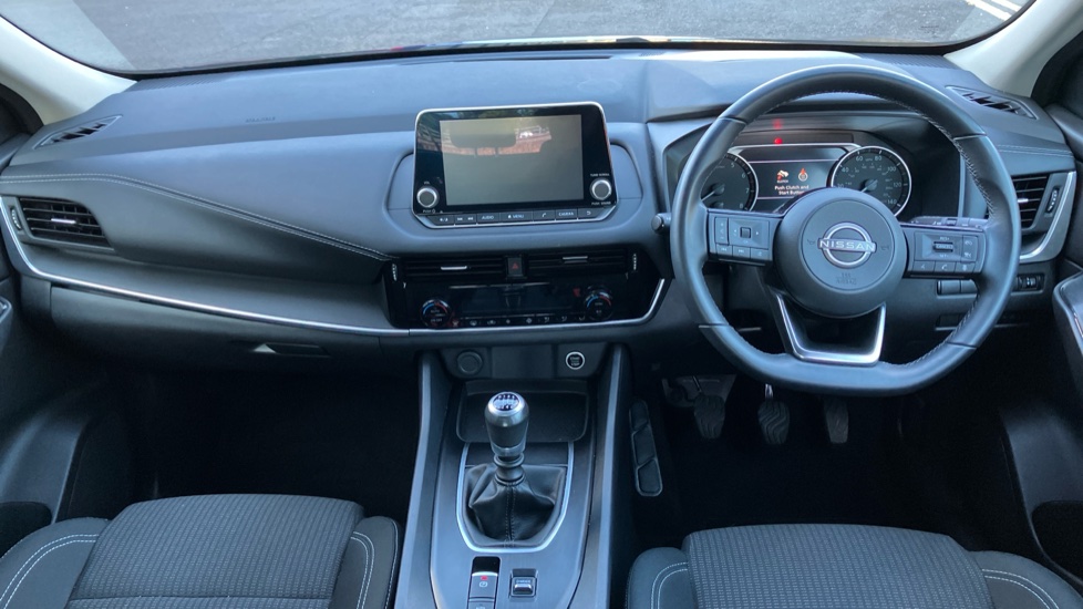 Nissan Qashqai 1.3 DiG-T MH Acenta Premium 5dr Petrol Hatchback - Image 10