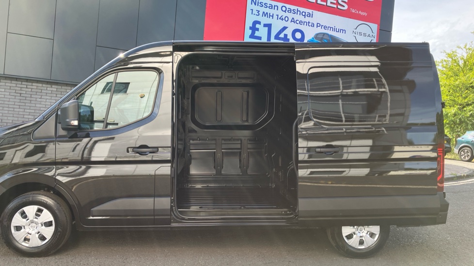 Nissan Interstar F35 L2 Diesel 2.0 dci 150ps H2 Tekna Van - Image 27