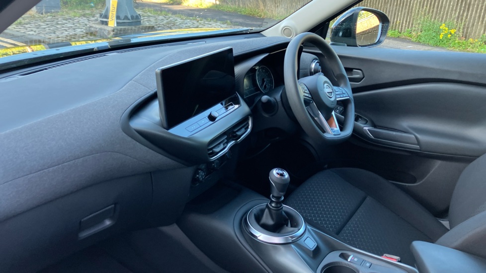 Nissan Juke 1.0 DiG-T Acenta Premium 5dr Petrol Hatchback - Image 9