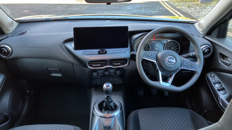Nissan Juke 1.0 DiG-T Acenta Premium 5dr Petrol Hatchback - Image 10