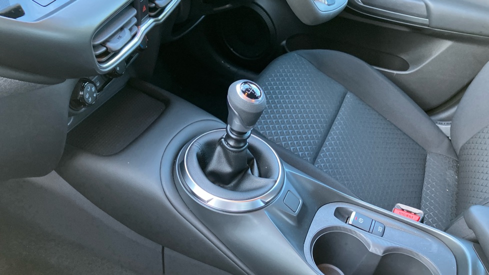 Nissan Juke 1.0 DiG-T Acenta Premium 5dr Petrol Hatchback - Image 13