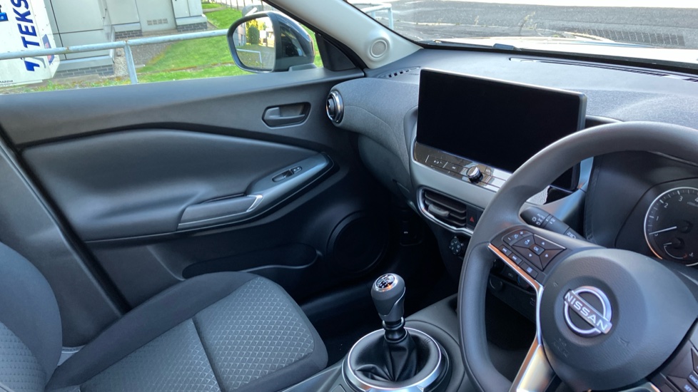 Nissan Juke 1.0 DiG-T Acenta Premium 5dr Petrol Hatchback - Image 14