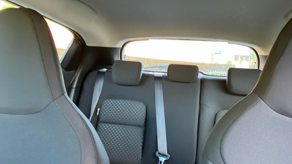 Nissan Juke 1.0 DiG-T Acenta Premium 5dr Petrol Hatchback - Image 15