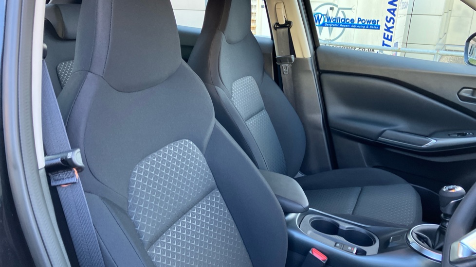 Nissan Juke 1.0 DiG-T Acenta Premium 5dr Petrol Hatchback - Image 25