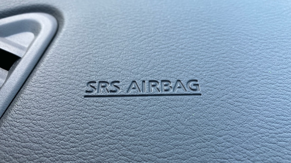 Nissan Juke 1.0 DiG-T Acenta Premium 5dr Petrol Hatchback - Image 34